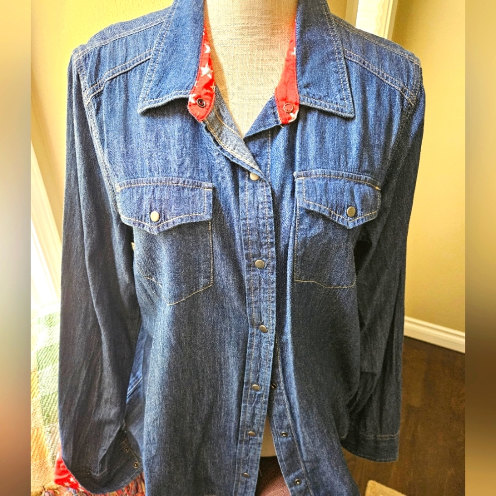 Vintage Denim Button-Up Shirt with Red Star Accent Print